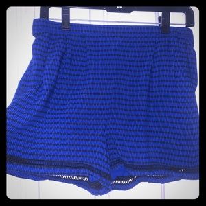 Target blue and black patterned shorts w/ pockets